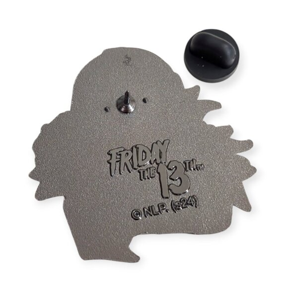 Friday the 13th Horror Enamel Pin: Jason Voorhees Mask with Daisies - Picture 4 of 5